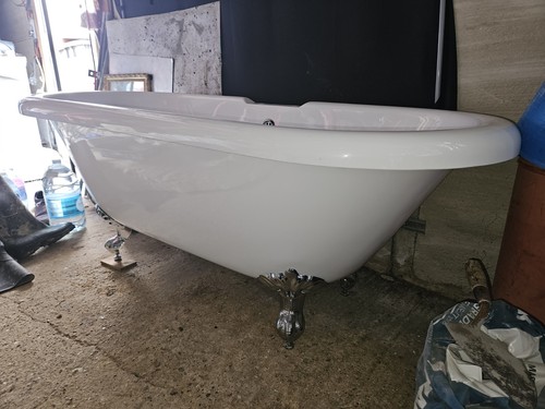 Freestanding bath tub with tap - bath,
