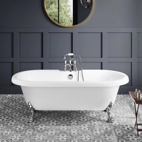 Free standing roll top bath - standing,